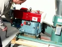 Dieselmotor-Tierfutter-Kugel-Mühle für die Geflügel-Zufuhr-Kugel-Herstellung