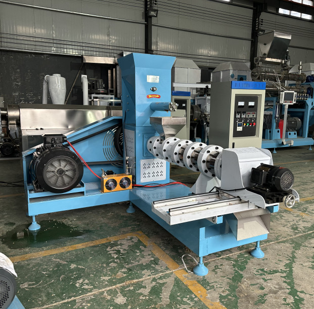 Automatische 600-700 kg Fische Futterpelletsherstellmaschine / DGP120 Extruder für Futterpellets für Haustiere, Hunde und Katzen