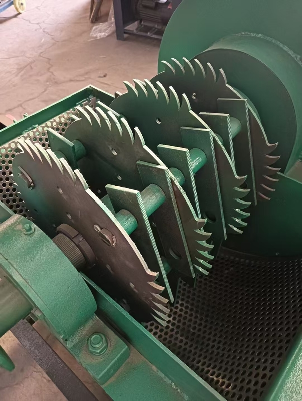 Maschine zur Herstellung von kleinen Holzpellets mit hohem Kohlenstoffgehalt